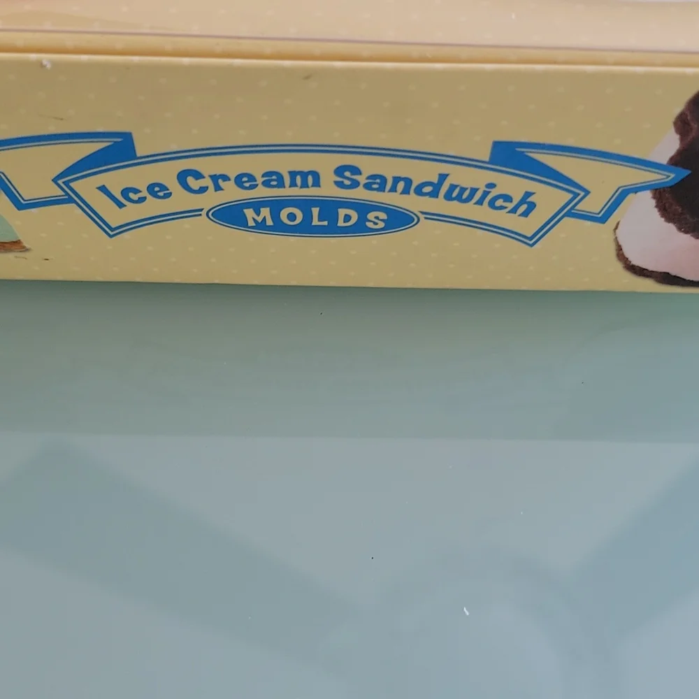 Williams Sonoma 3 ice cream sandwich Molds: Pig Cow Star